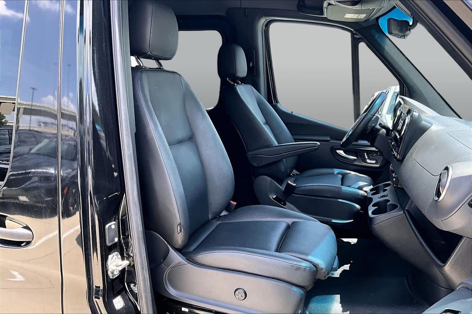 Used 2024 Mercedes-Benz Sprinter 2500 image 9