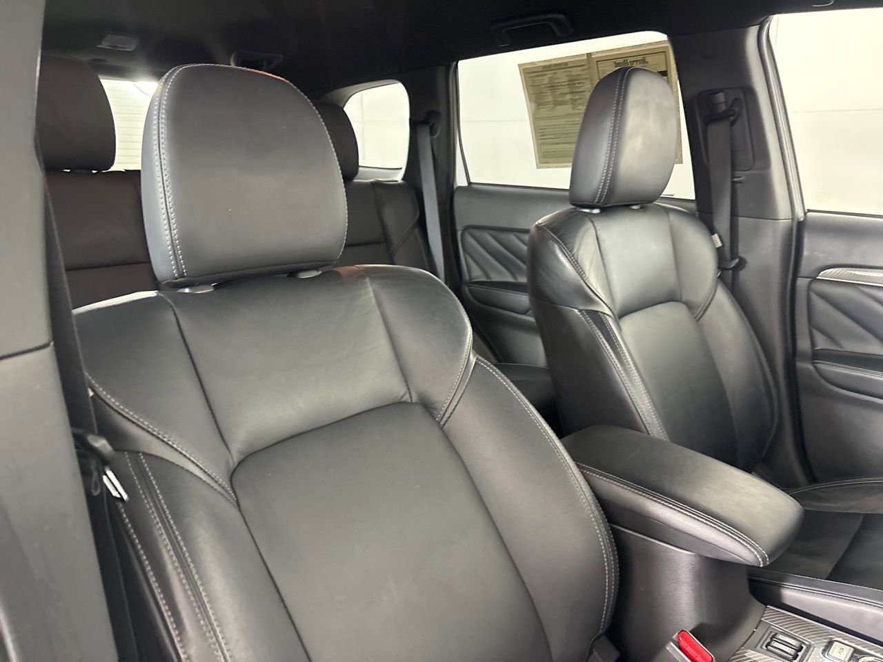 Used 2020 Mitsubishi Outlander SEL image 24