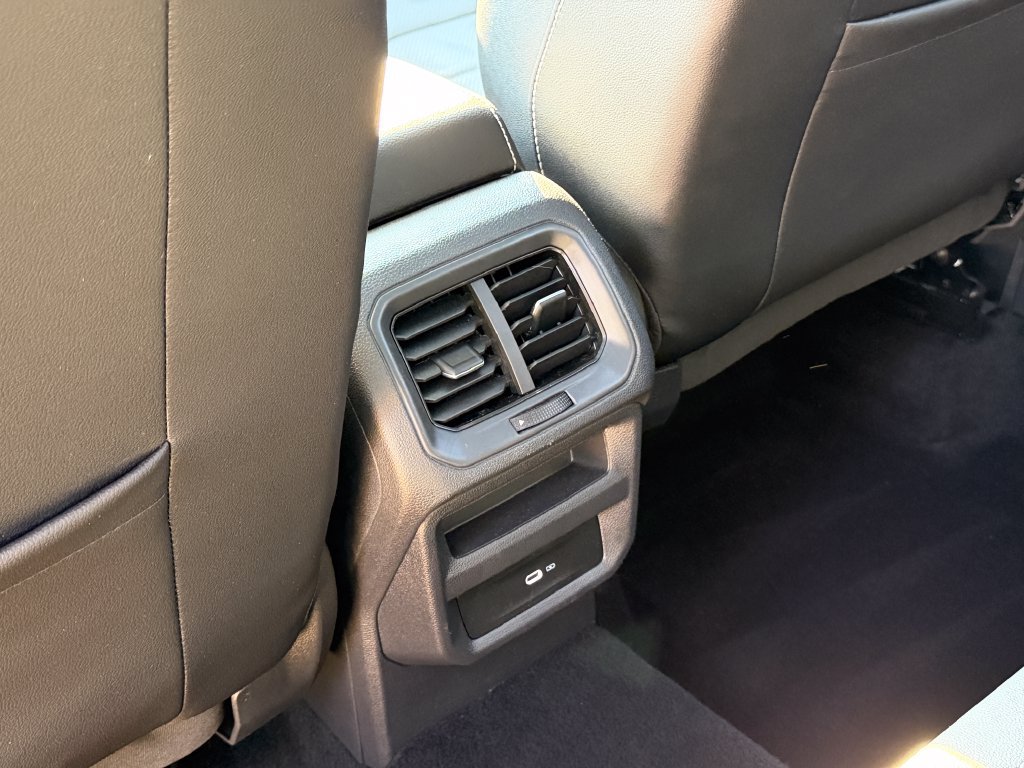 Certified 2023 Volkswagen Taos SEL AWD/4WD image 26