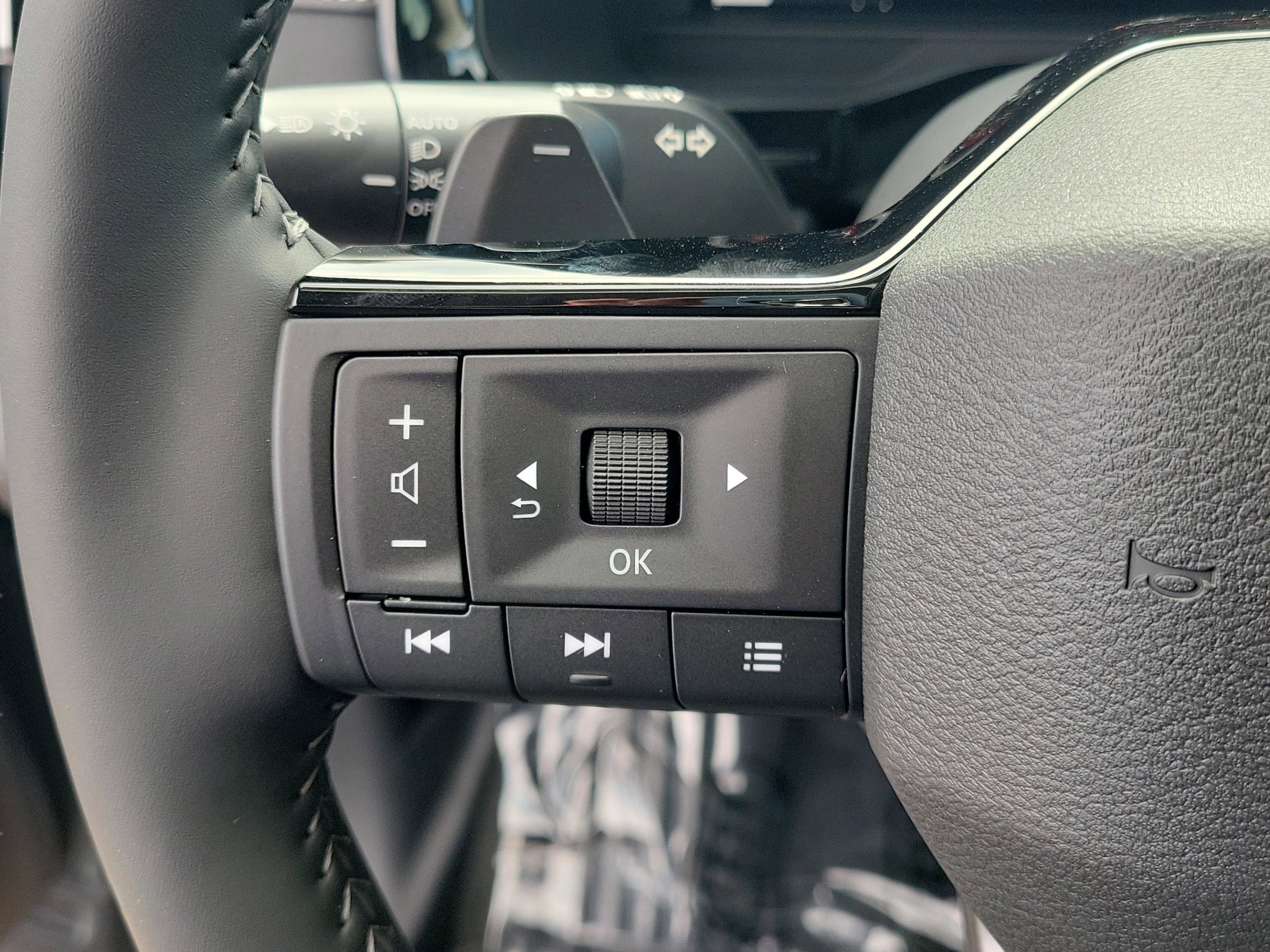 New 2026 Nissan Pathfinder SL w/ SL Premium Package image 31