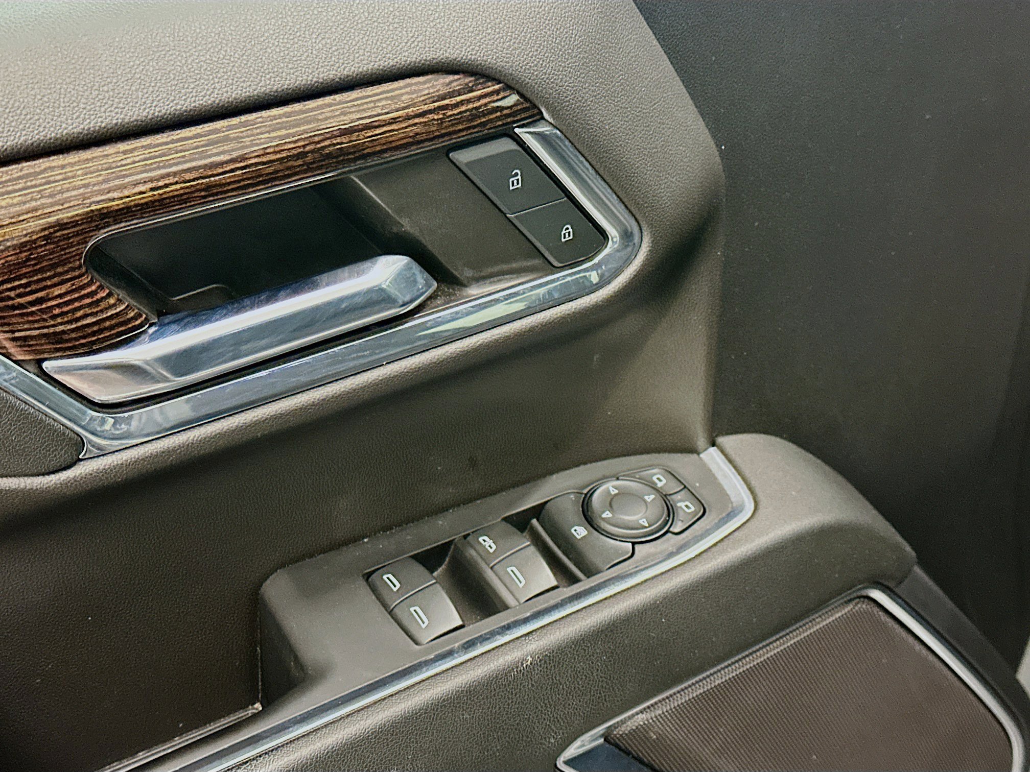 Used 2024 GMC Sierra 1500 Elevation image 15