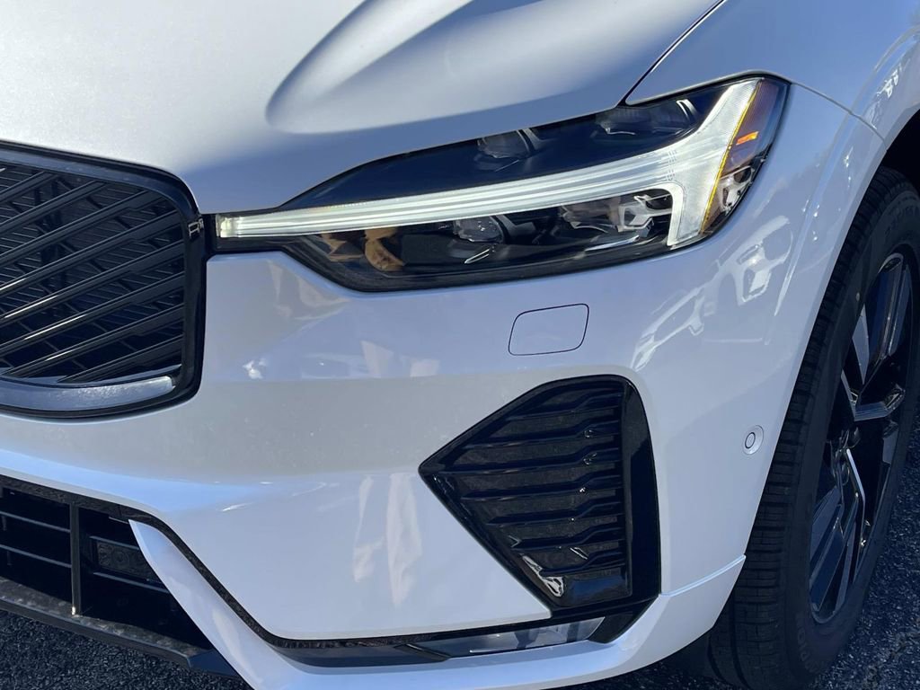 New 2026 Volvo XC60 B5 Plus w/ Climate Package image 9