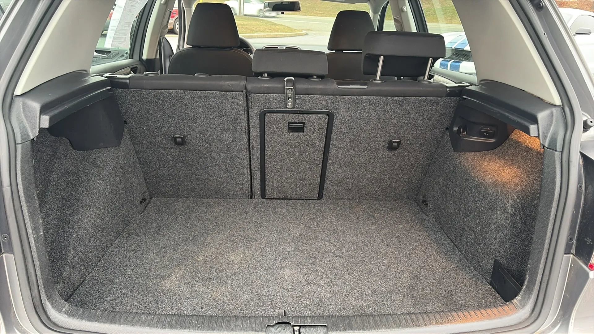 Used 2010 Volkswagen Golf 4-Door image 33