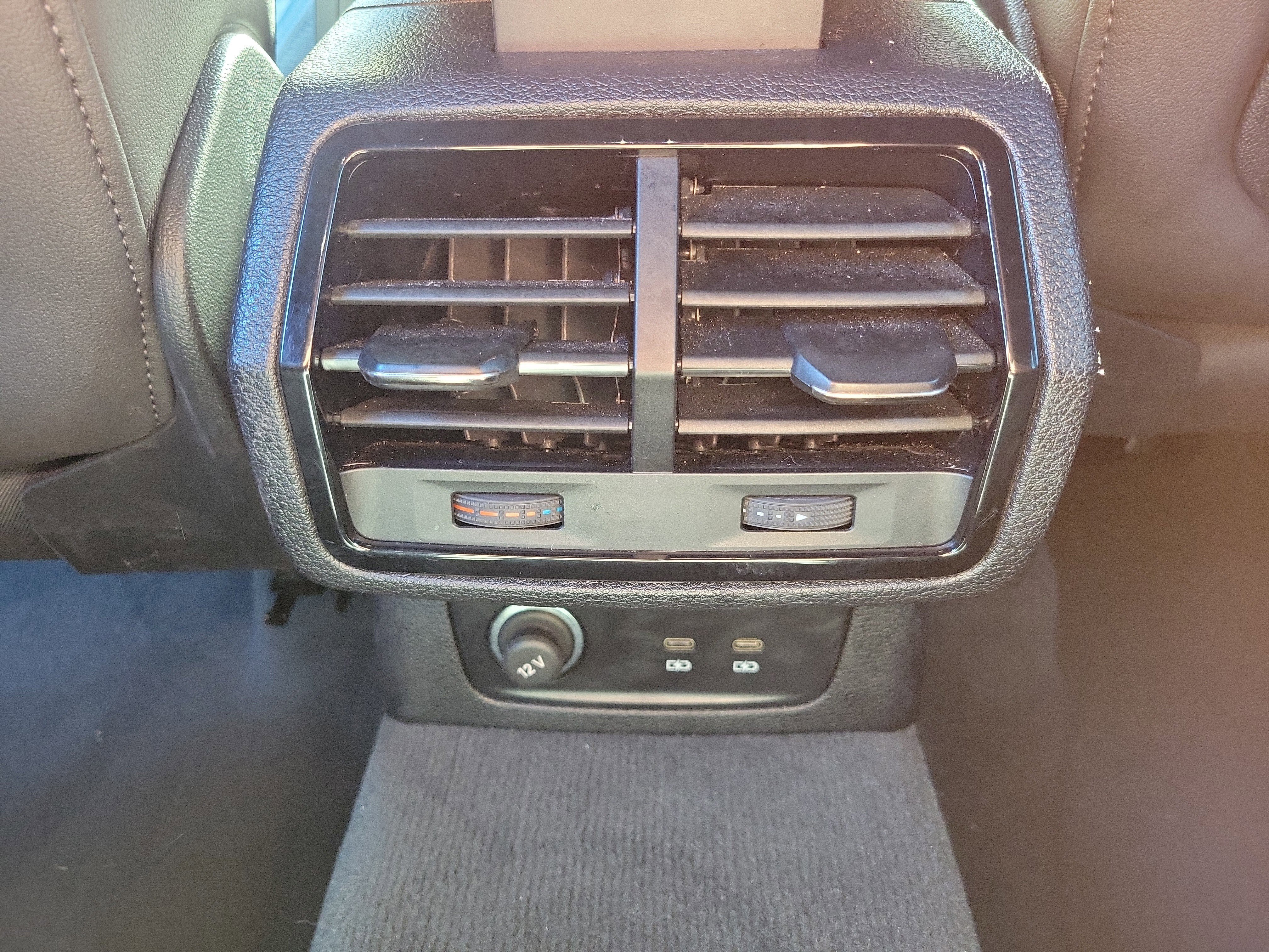 Used 2024 Audi Q3 2.0T Premium image 18