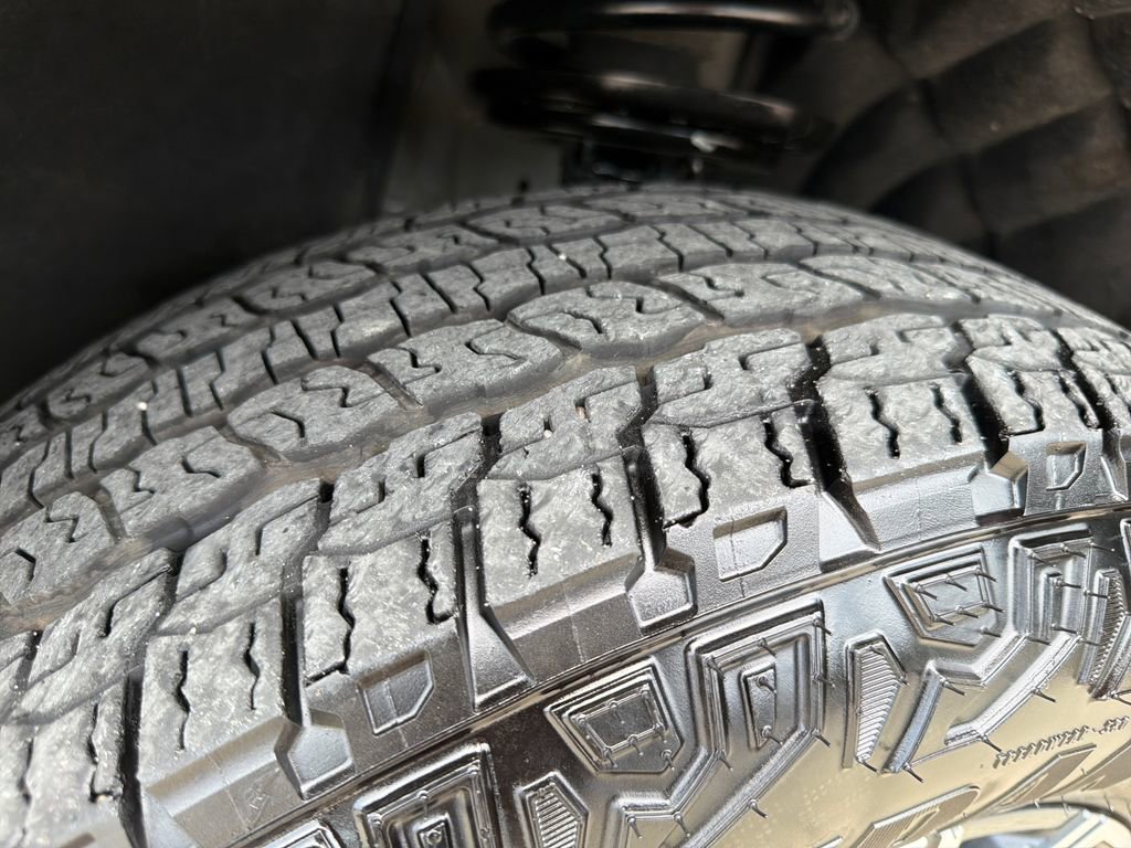 Certified 2024 GMC Acadia AT4 w/ Luxury Package AWD/4WD image 45