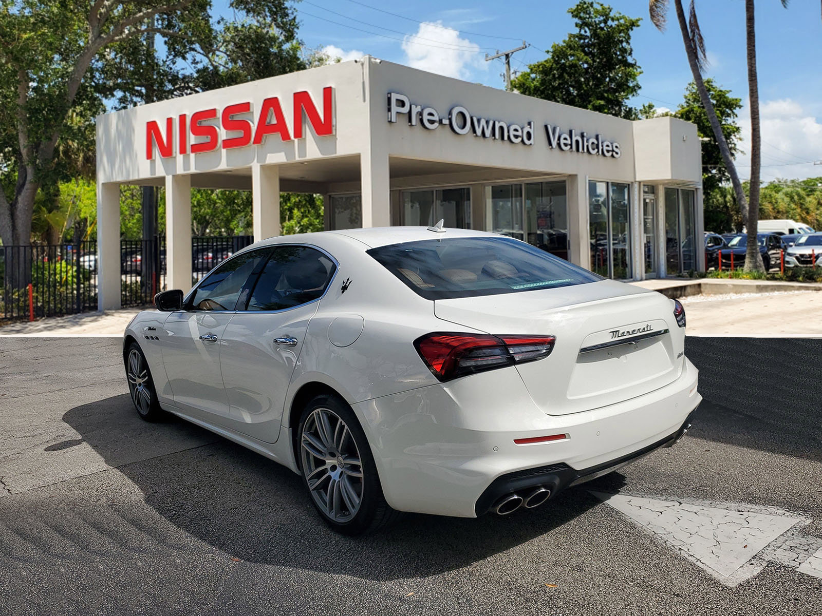 Used 2022 Maserati Ghibli Modena image 6