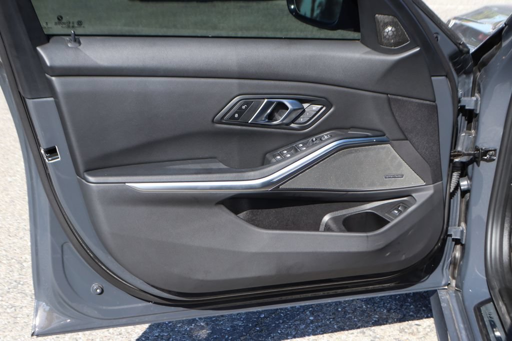 Used 2025 BMW M340i w/ Premium Package RWD image 16