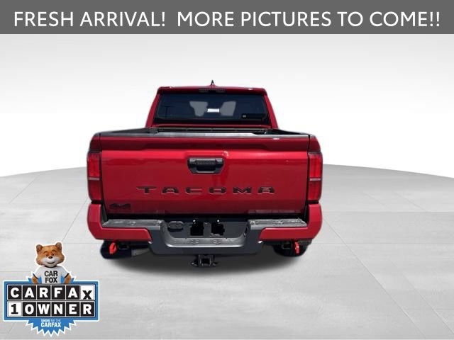 Used 2025 Toyota Tacoma TRD Sport AWD/4WD image 4
