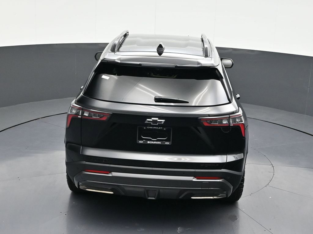 Used 2025 Chevrolet Equinox ACTIV w/ Safety and Technology Package image 17