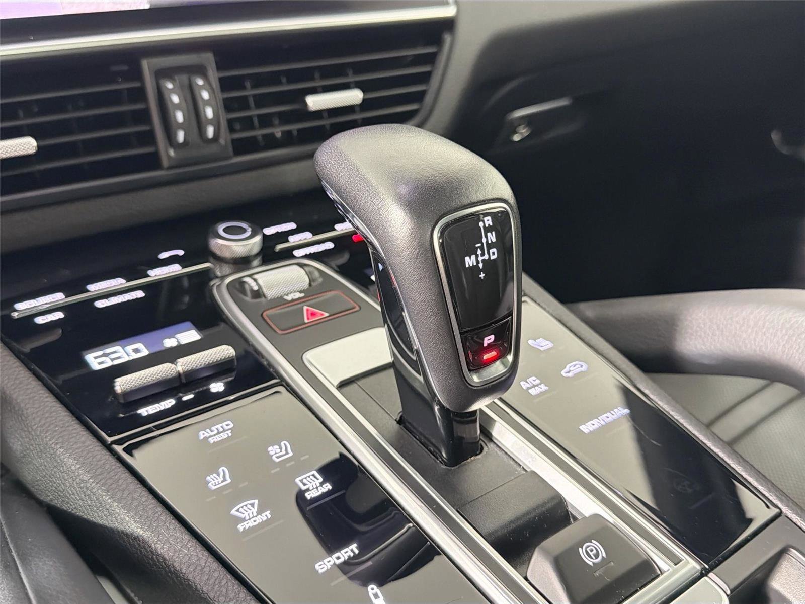 Certified 2023 Porsche Cayenne S Platinum w/ Assistance Package image 34