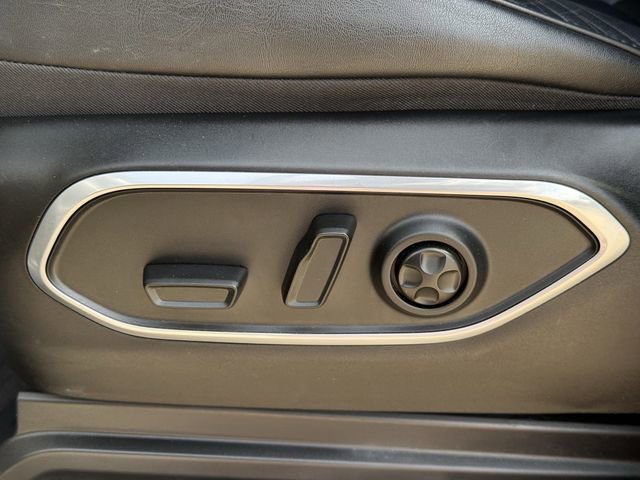 Used 2024 Jeep Wagoneer L Series II w/ Flexible Seating Group RWD image 29