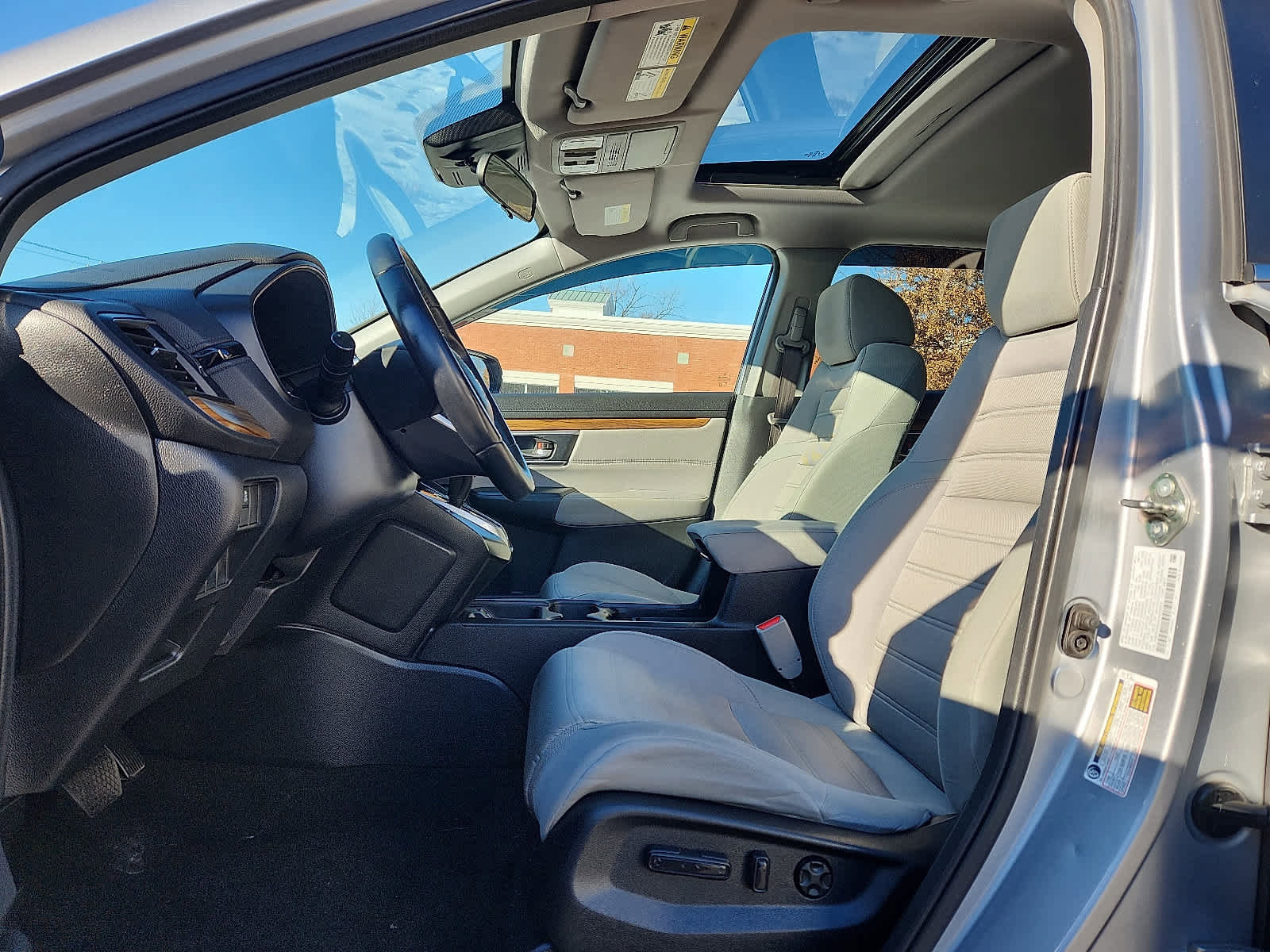 Used 2017 Honda CR-V EX image 16