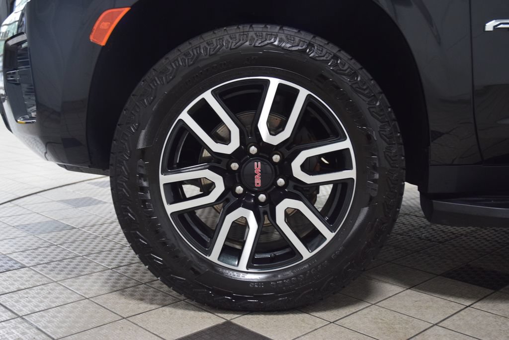 Used 2024 GMC Yukon AT4 AWD/4WD image 31