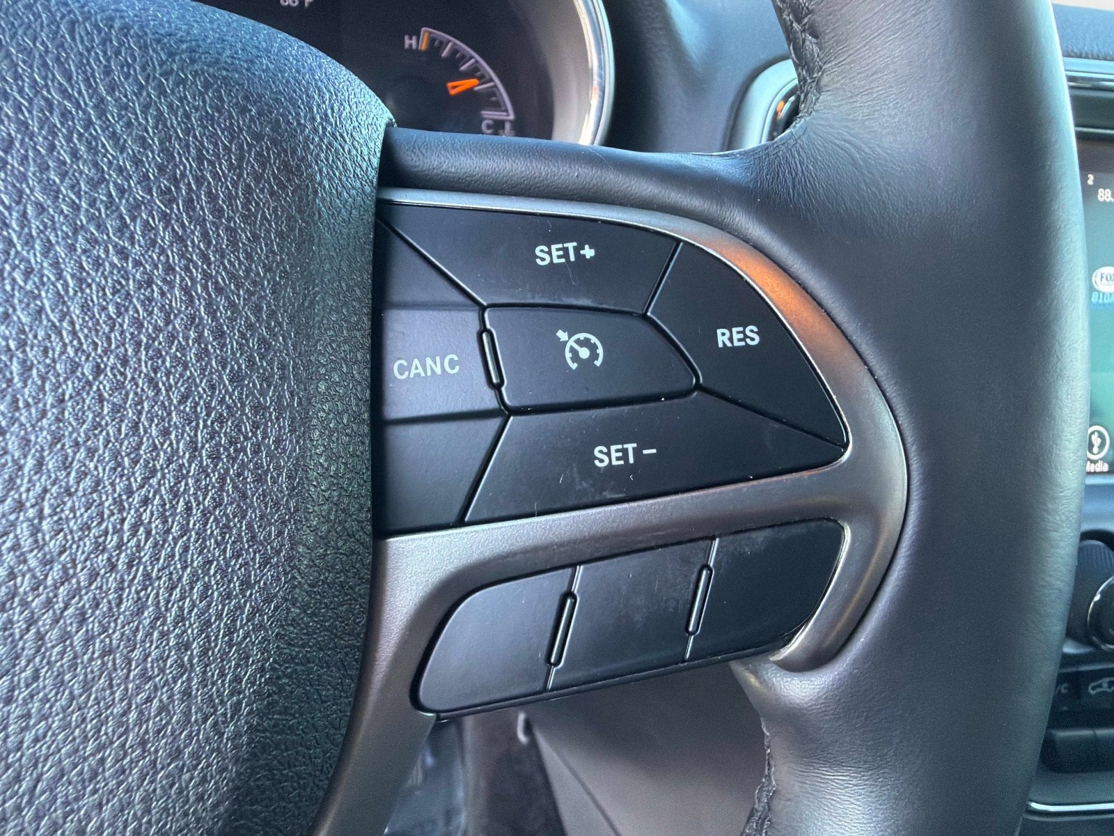 Used 2018 Jeep Grand Cherokee Altitude image 27