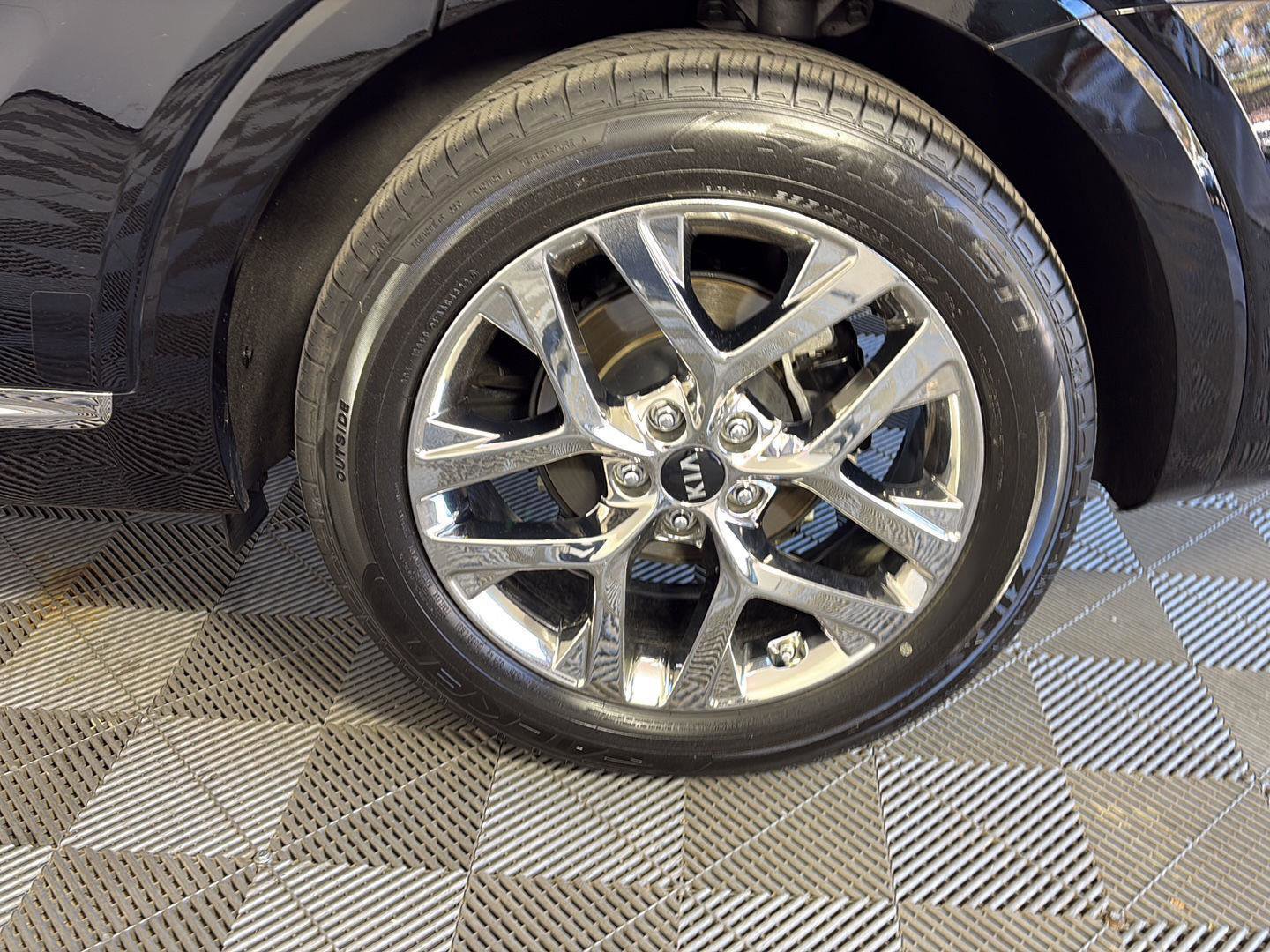 Used 2019 Kia Sorento SX image 15