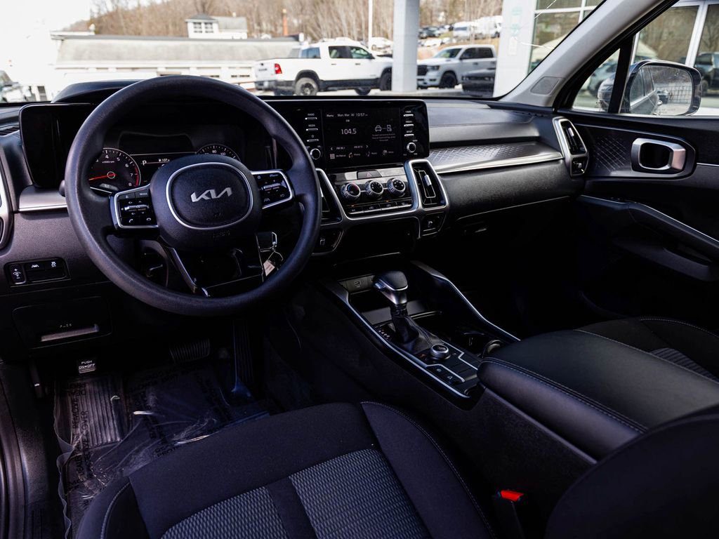Used 2022 Kia Sorento LX AWD/4WD image 17