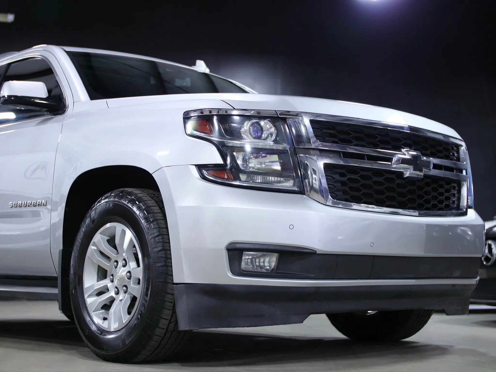 Used 2016 Chevrolet Suburban LT image 2