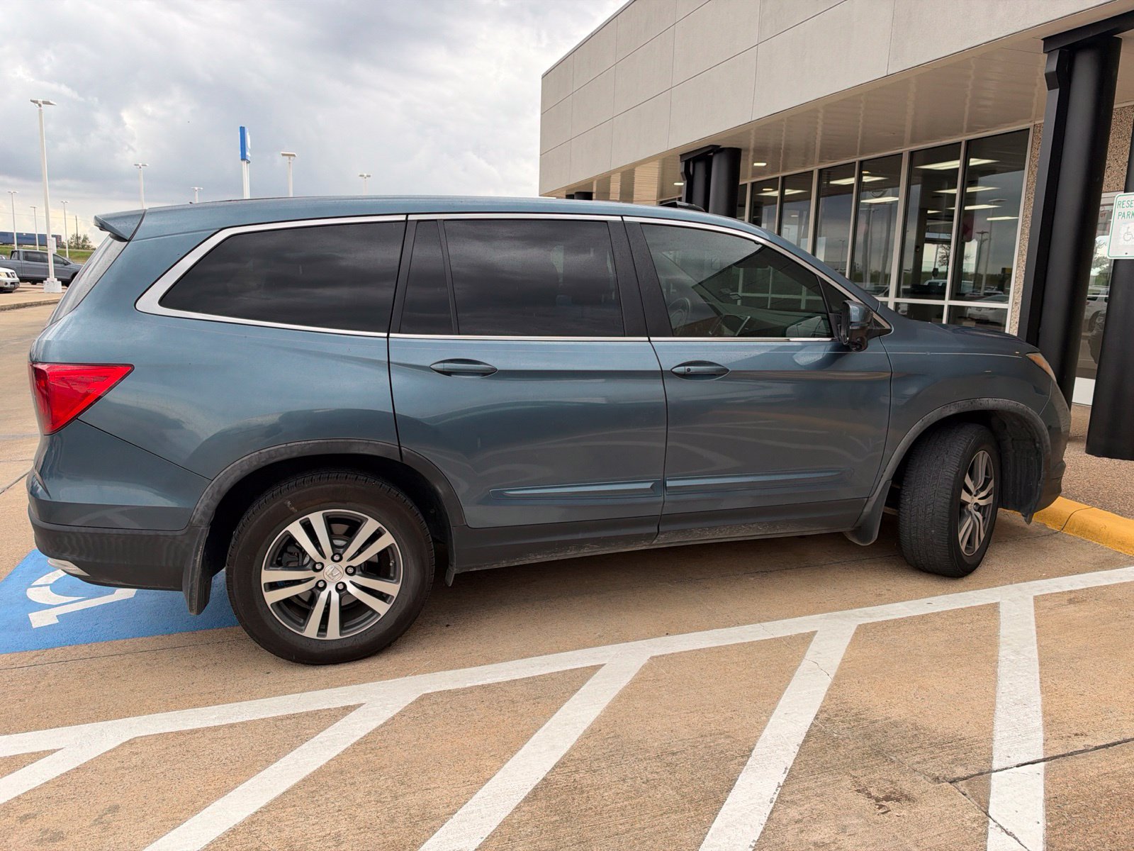 Used 2017 Honda Pilot EX-L image 8