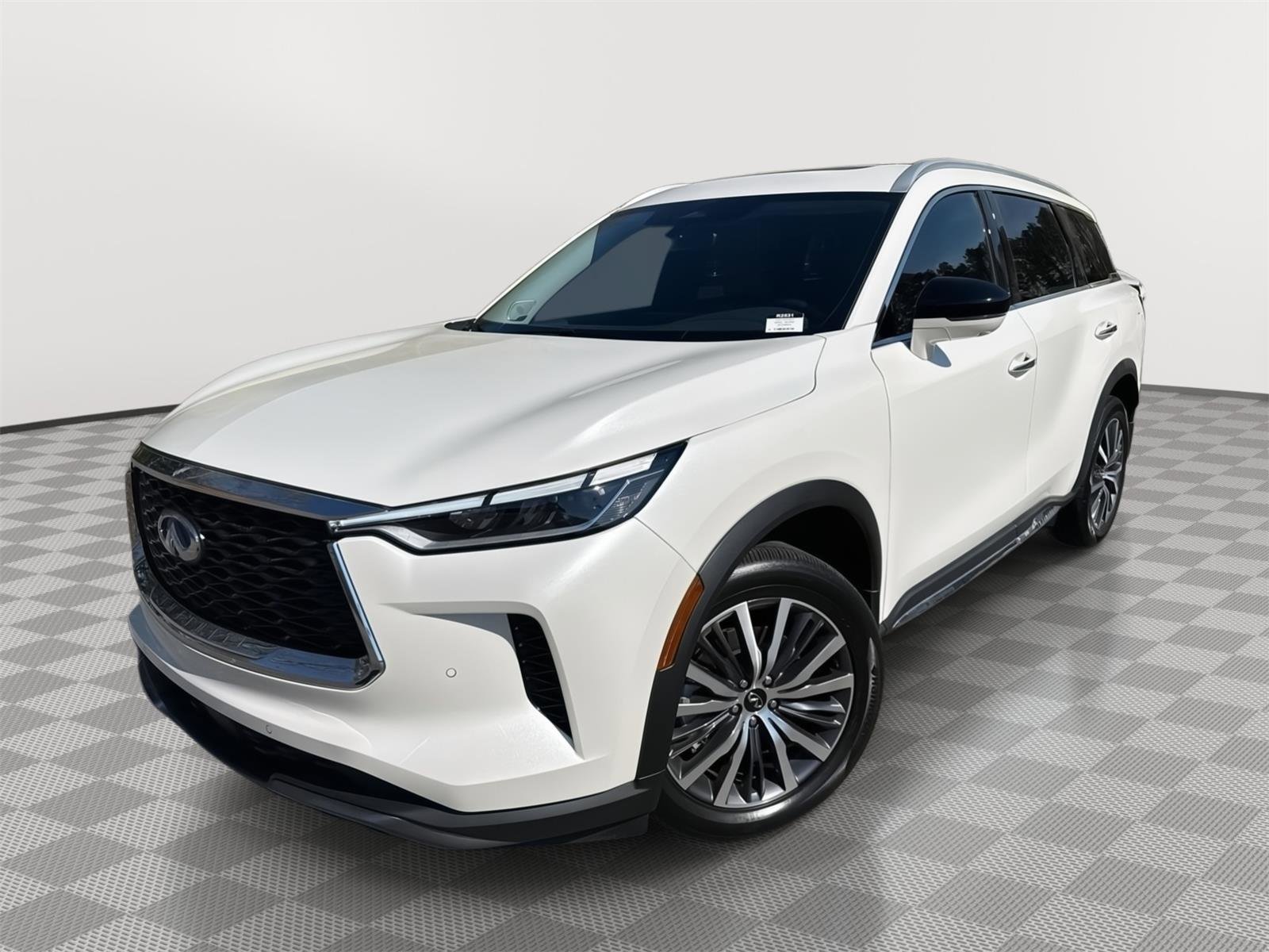 Certified 2025 INFINITI QX60 Sensory image 2