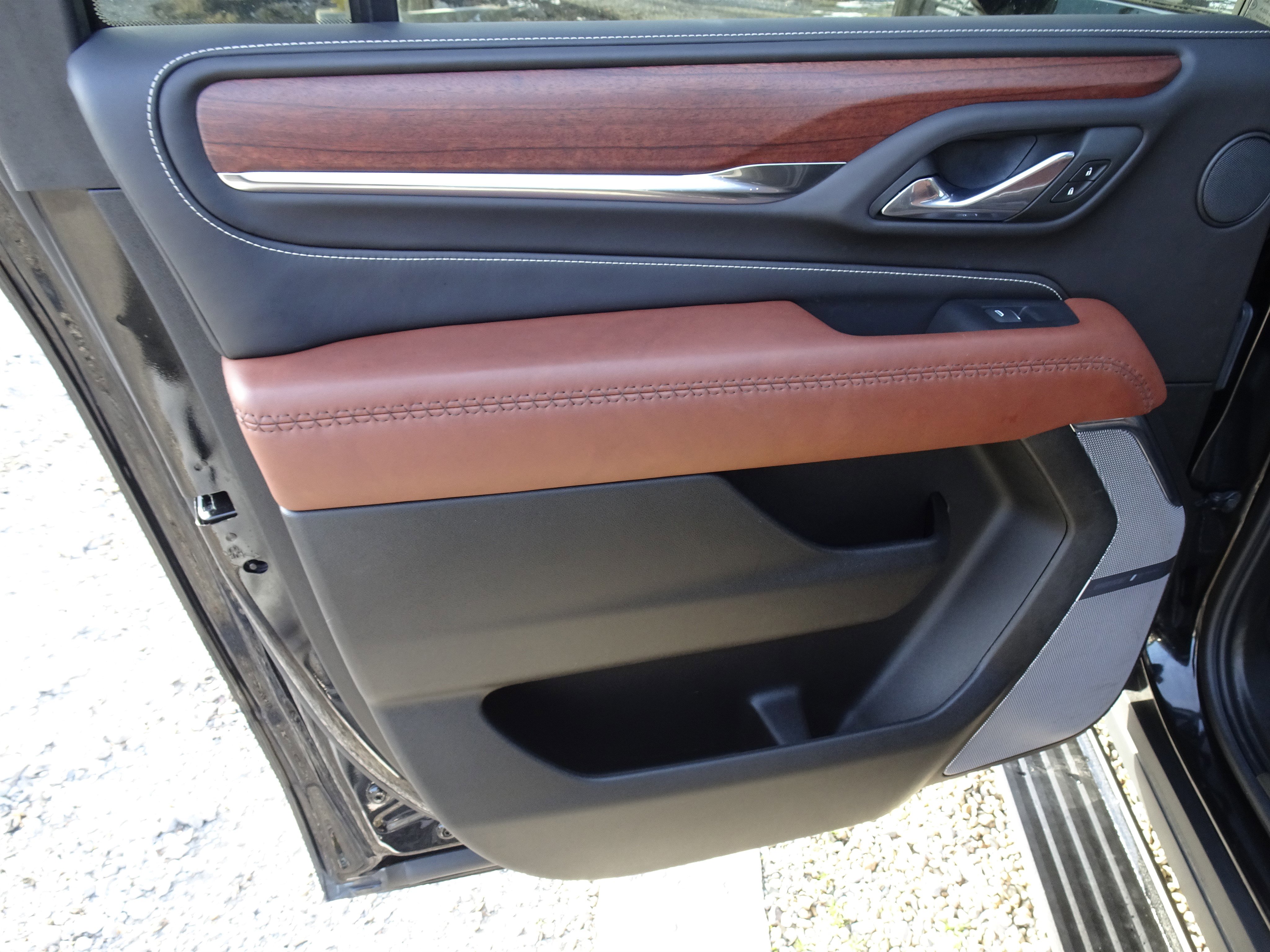 Used 2023 GMC Yukon XL Denali Ultimate image 21