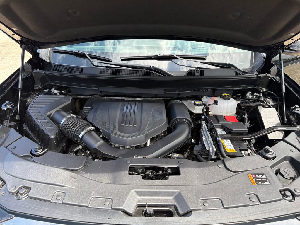 Certified 2024 GMC Acadia AT4 w/ Luxury Package AWD/4WD image 39