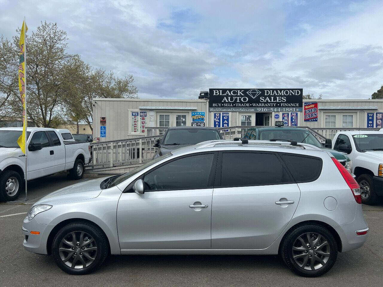 Used 2012 Hyundai Elantra w/ Preferred Pkg image 10