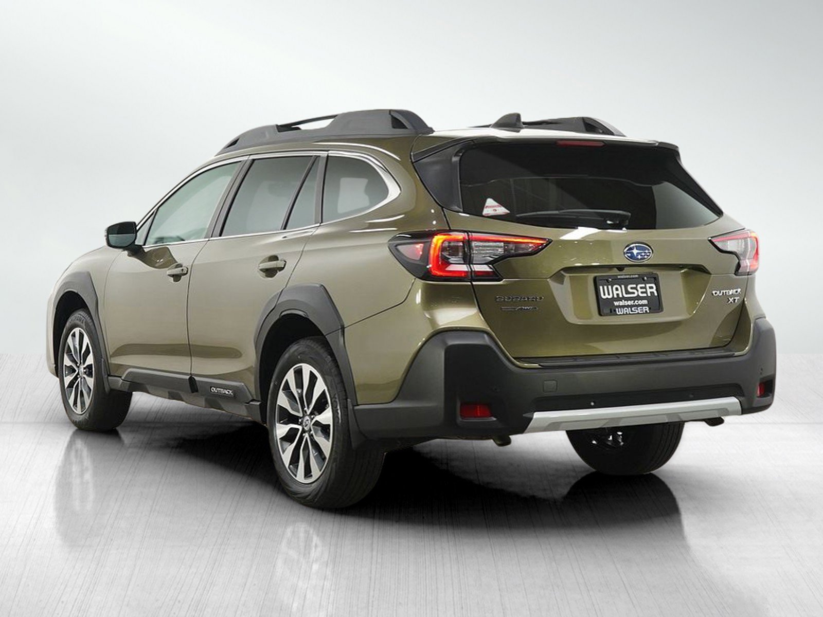 Used 2024 Subaru Outback Limited XT AWD/4WD image 3