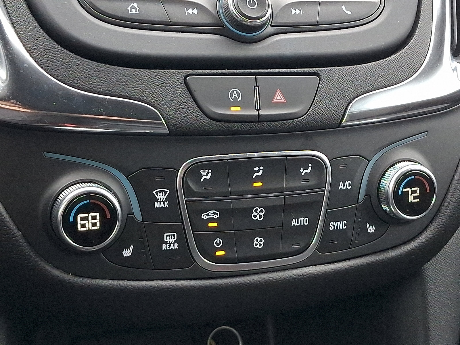 Used 2024 Chevrolet Equinox LT w/ LPO, Floor Liner Package AWD/4WD image 15