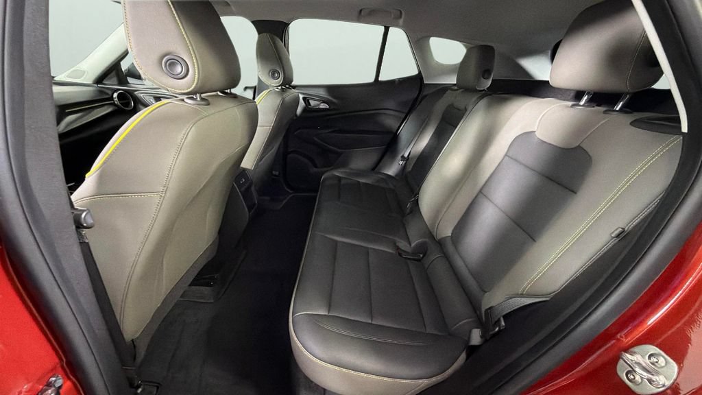 Certified 2024 Chevrolet Trax ACTIV w/ Sunroof Package FWD image 27