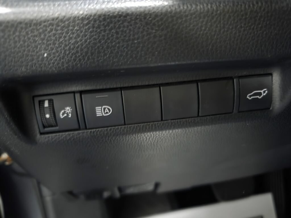 Used 2021 Toyota RAV4 XLE Premium AWD/4WD image 16