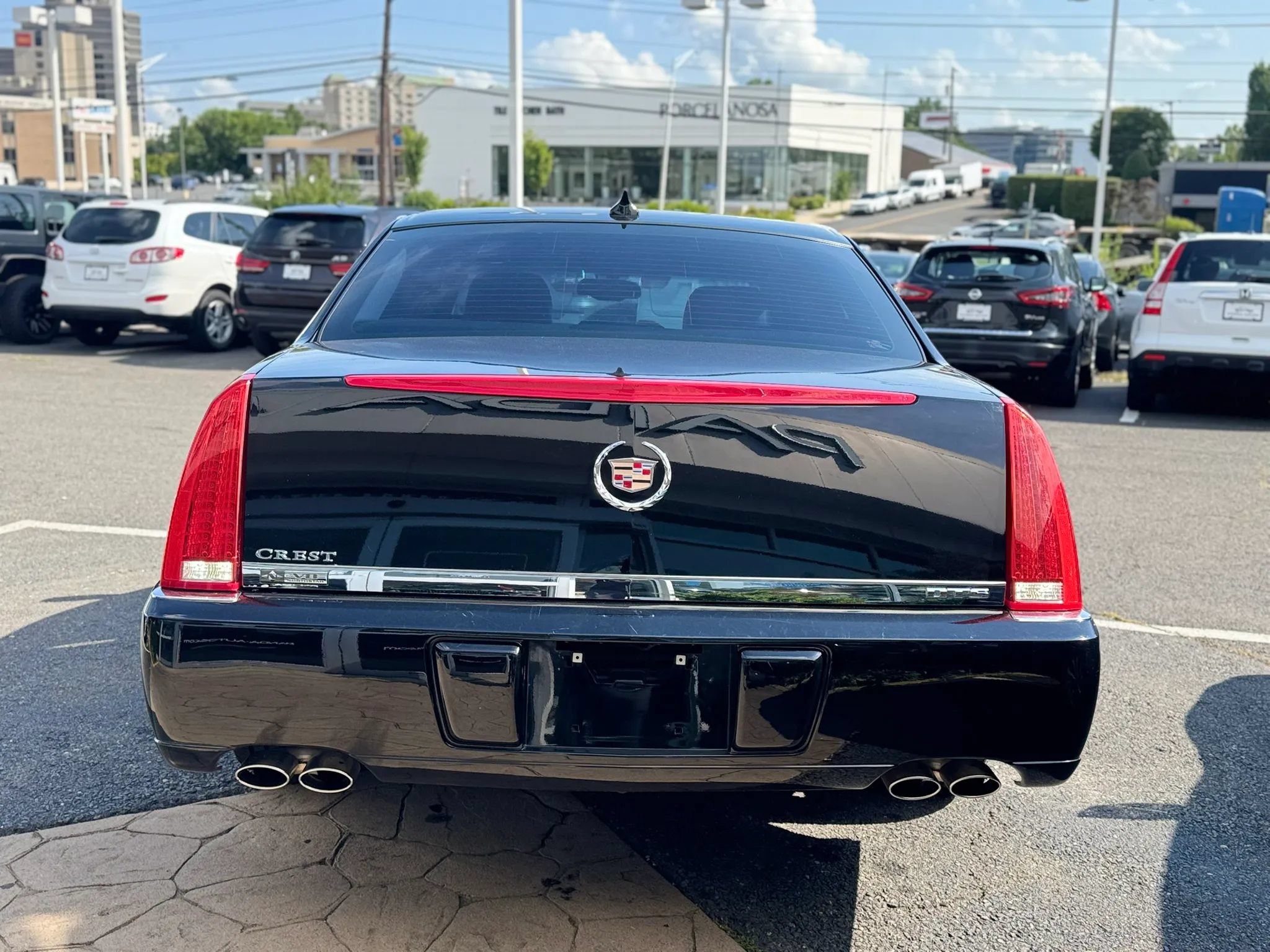 Used 2010 Cadillac DTS FWD image 4