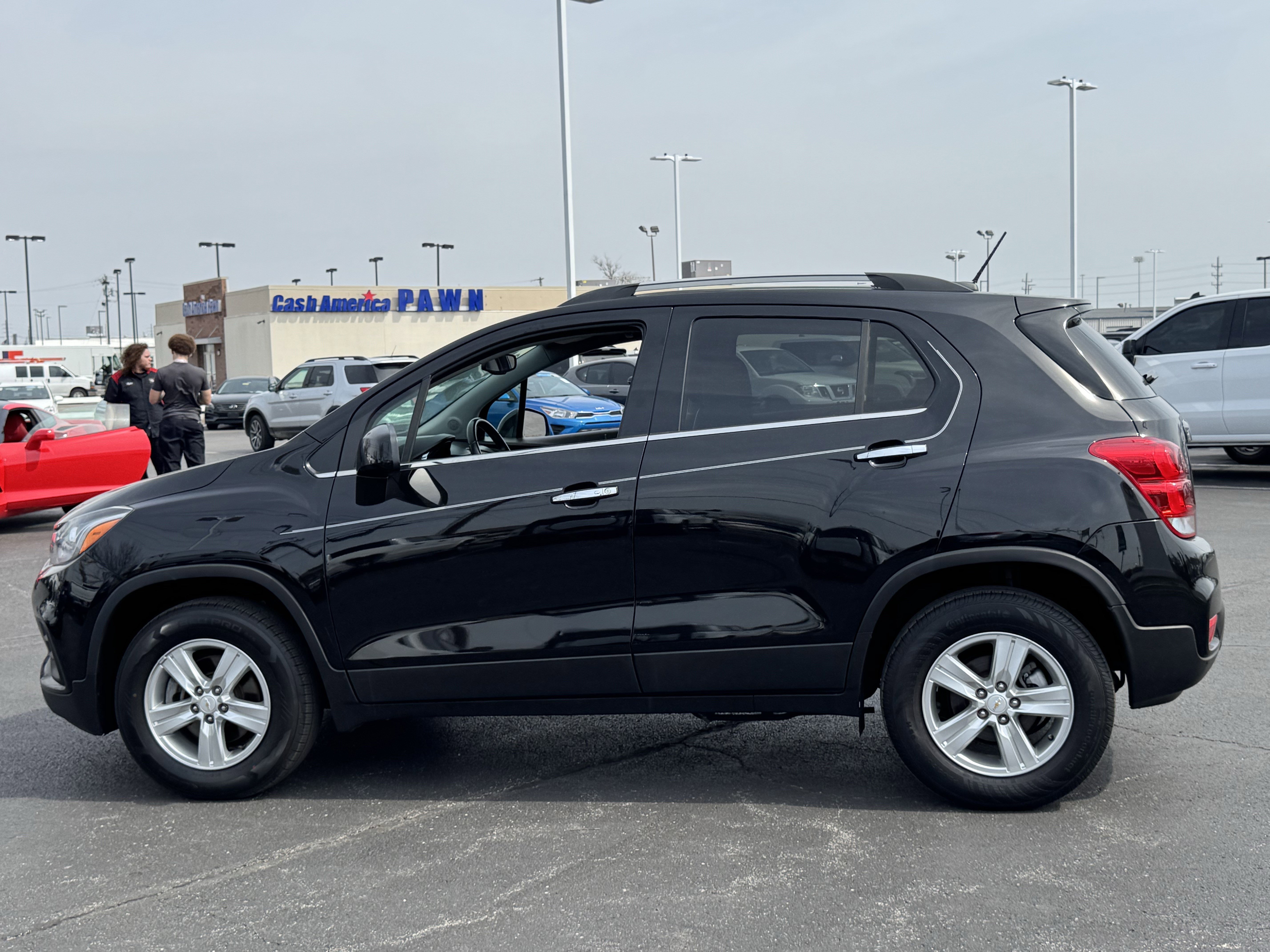 Used 2019 Chevrolet Trax LT w/ LT Convenience Package image 12