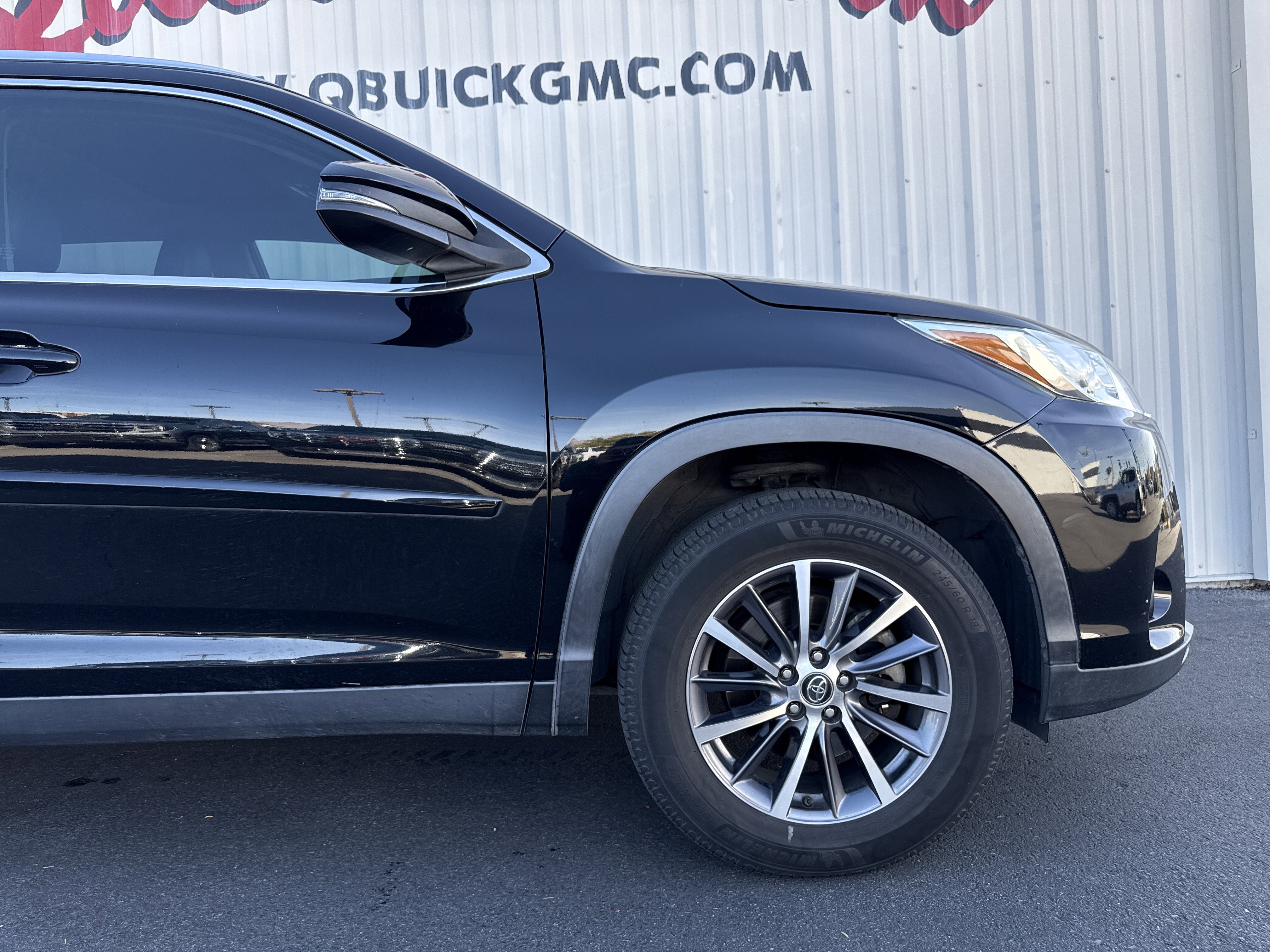 Used 2019 Toyota Highlander XLE image 23