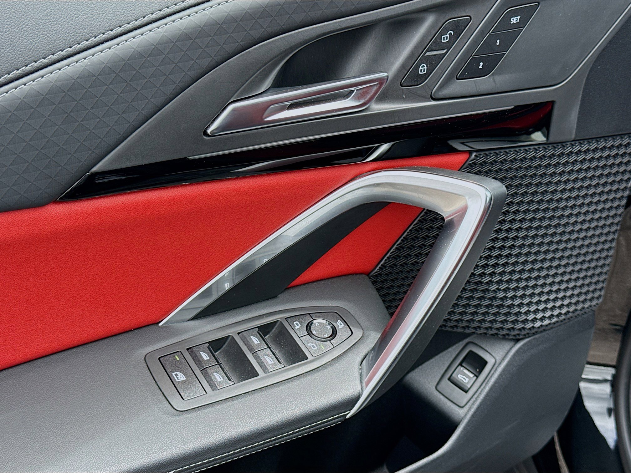 Used 2025 BMW X2 xDrive28i image 23