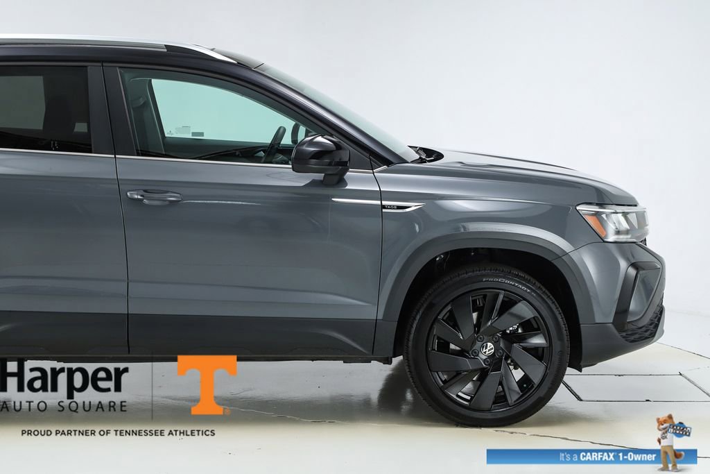 Used 2024 Volkswagen Taos SE w/ Panoramic Sunroof Package image 12