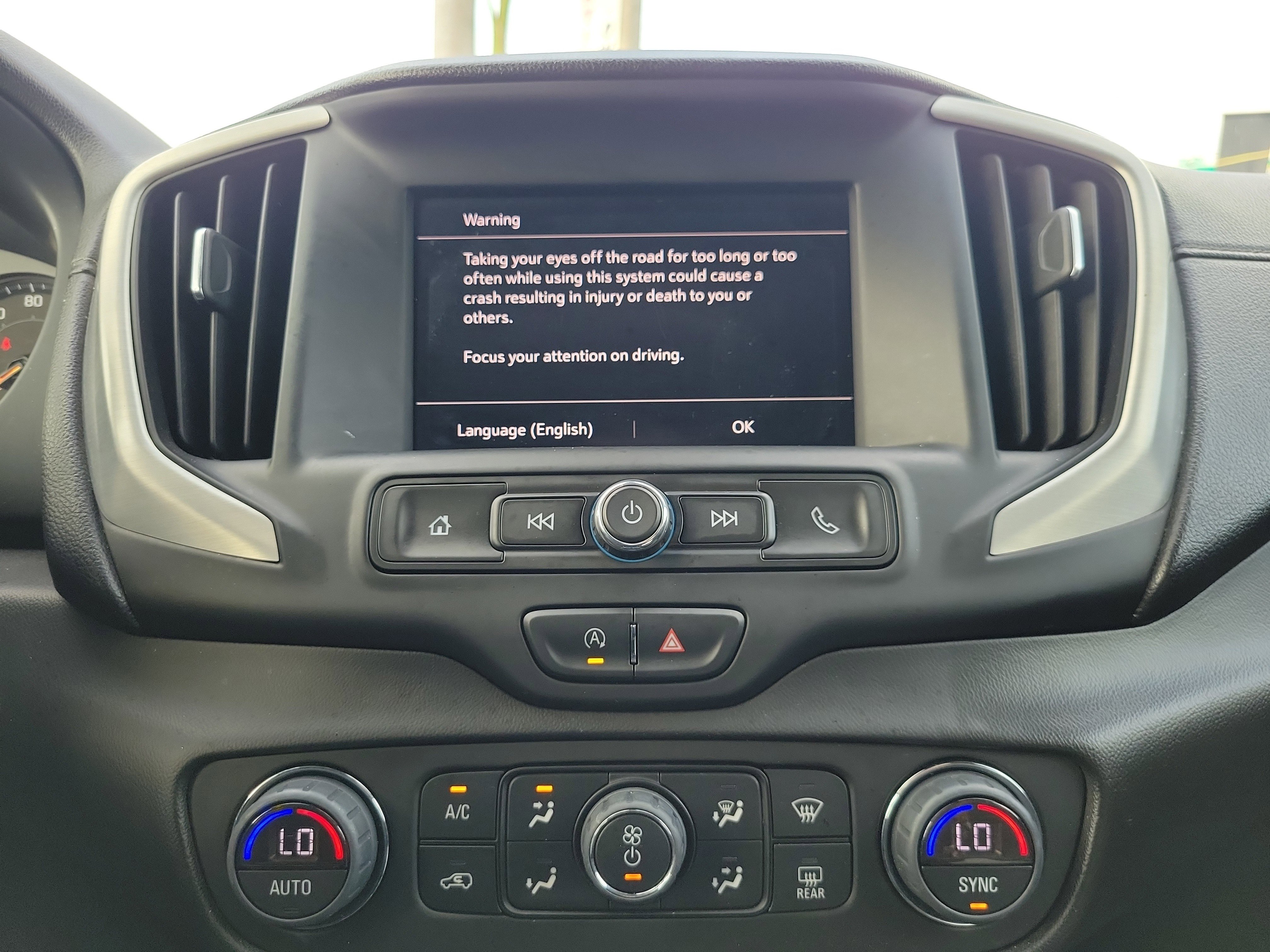 Used 2023 GMC Terrain SLE w/ Driver Convenience Package image 21