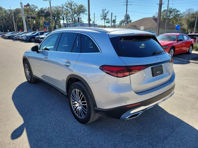 Used 2024 Mercedes-Benz GLC 300 4MATIC image 3