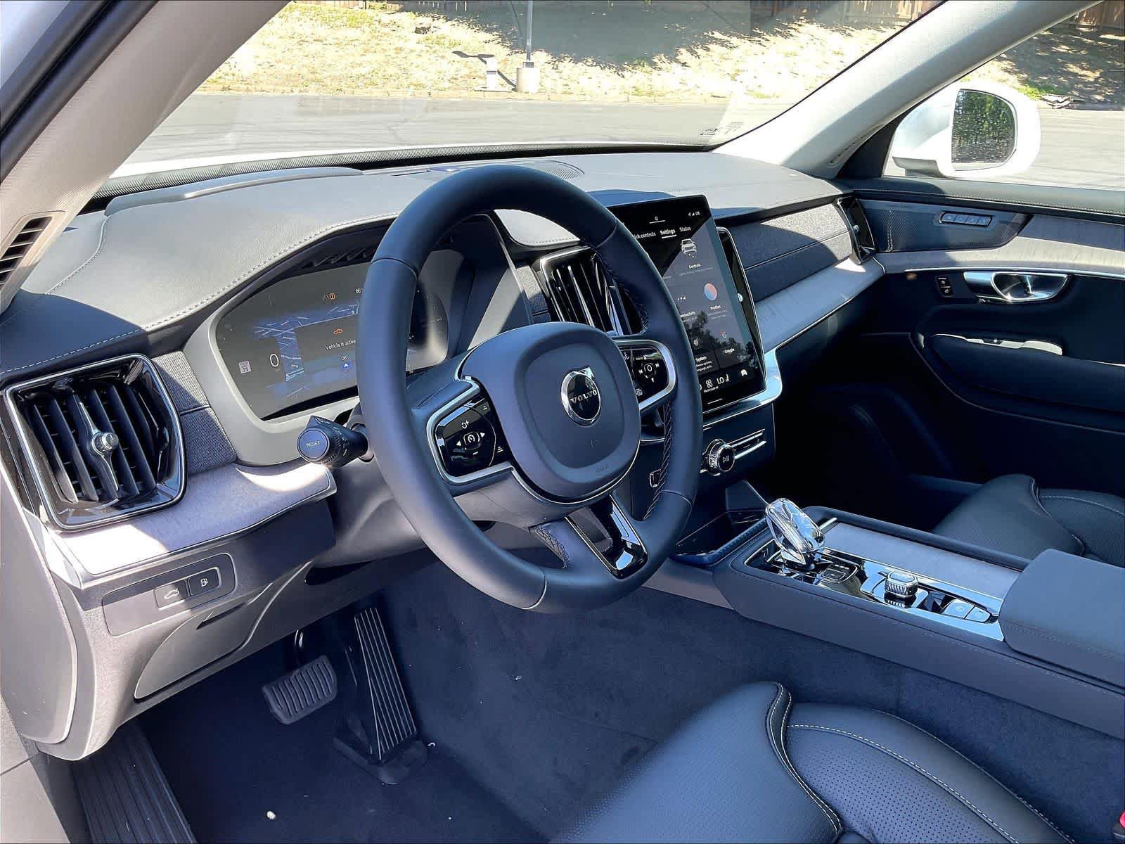 New 2026 Volvo XC90 T8 Ultra w/ Protection Package AWD/4WD image 8