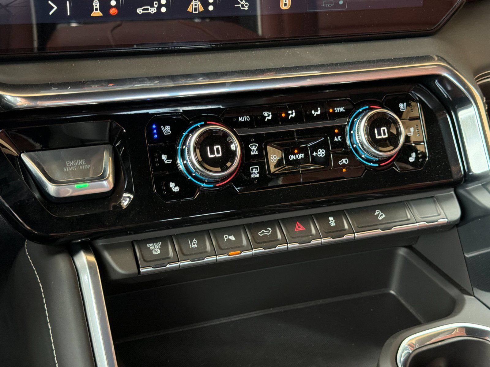 New 2026 GMC Sierra 2500 Denali Ultimate AWD/4WD image 18