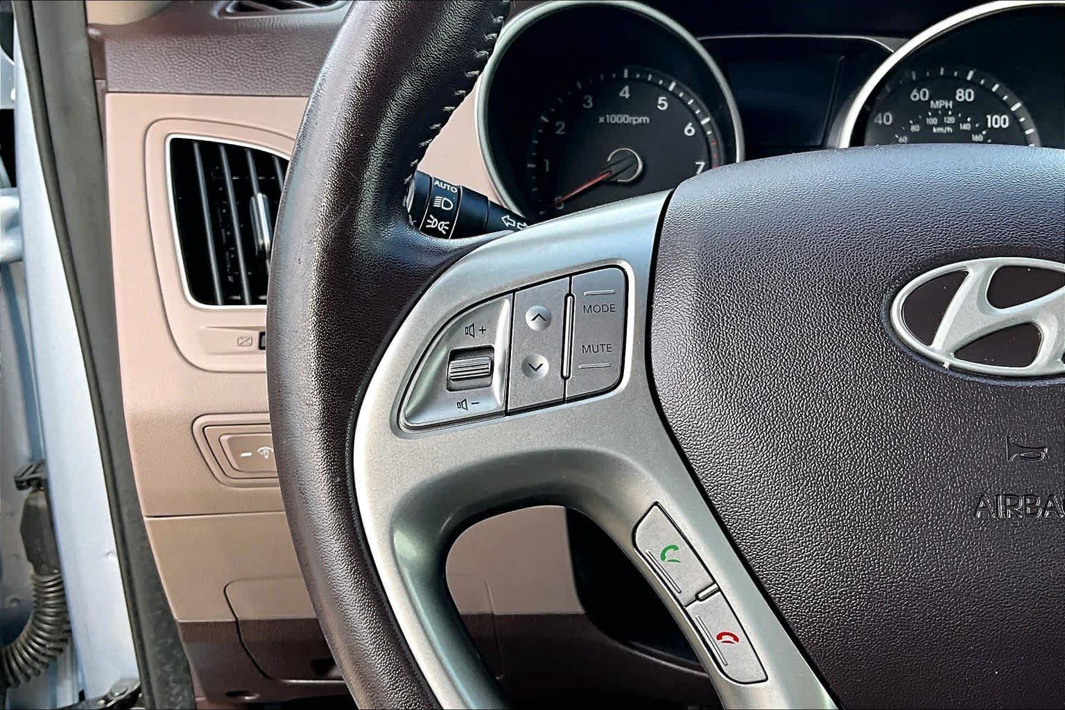 Used 2012 Hyundai Tucson Limited FWD image 23