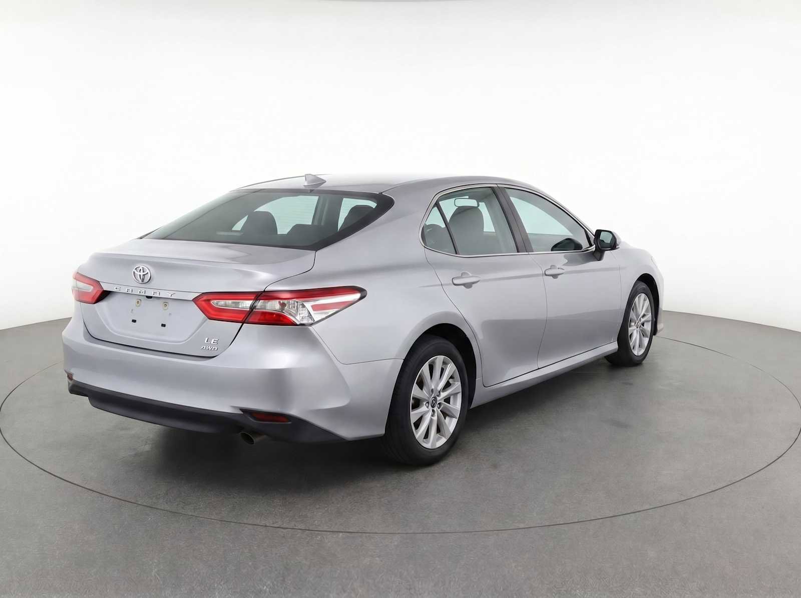 Used 2023 Toyota Camry LE AWD/4WD image 9