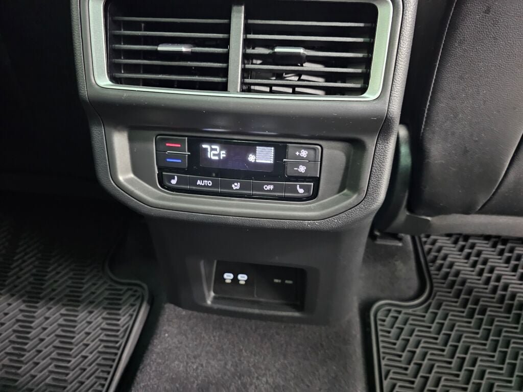 Used 2024 Volkswagen Atlas SEL Premium R-Line AWD/4WD image 20