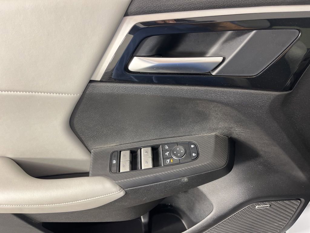 Used 2025 Mitsubishi Outlander SE image 26