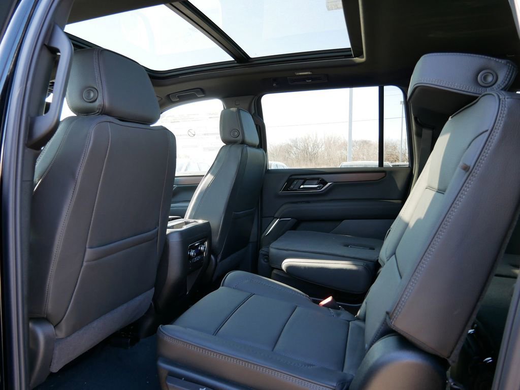 New 2026 GMC Yukon XL Denali w/ Sun & Power Step Package image 9