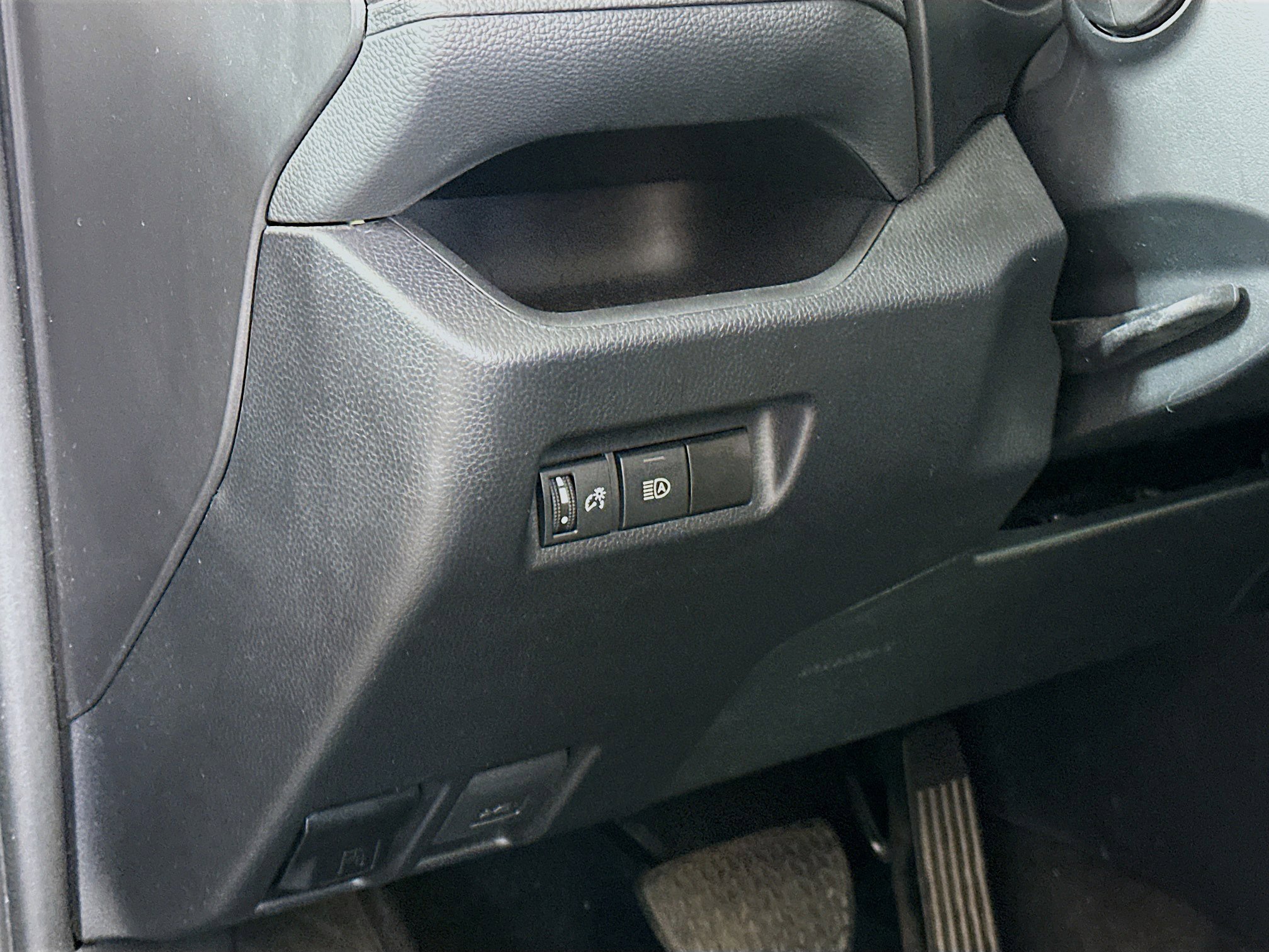 Used 2024 Toyota RAV4 XLE image 17