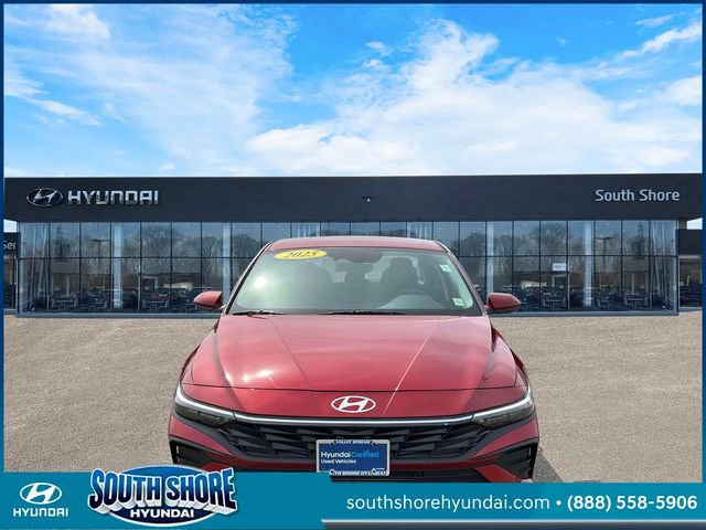 Certified 2025 Hyundai Elantra SE image 2