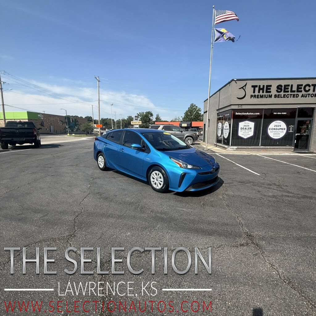 Used 2019 Toyota Prius LE