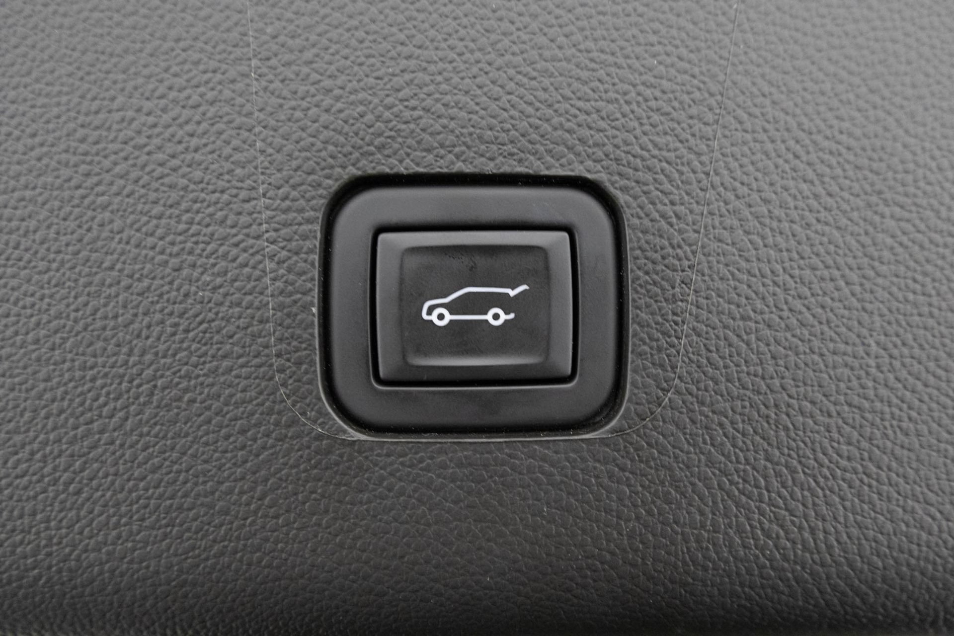 Used 2023 Chevrolet Traverse LT AWD/4WD image 39