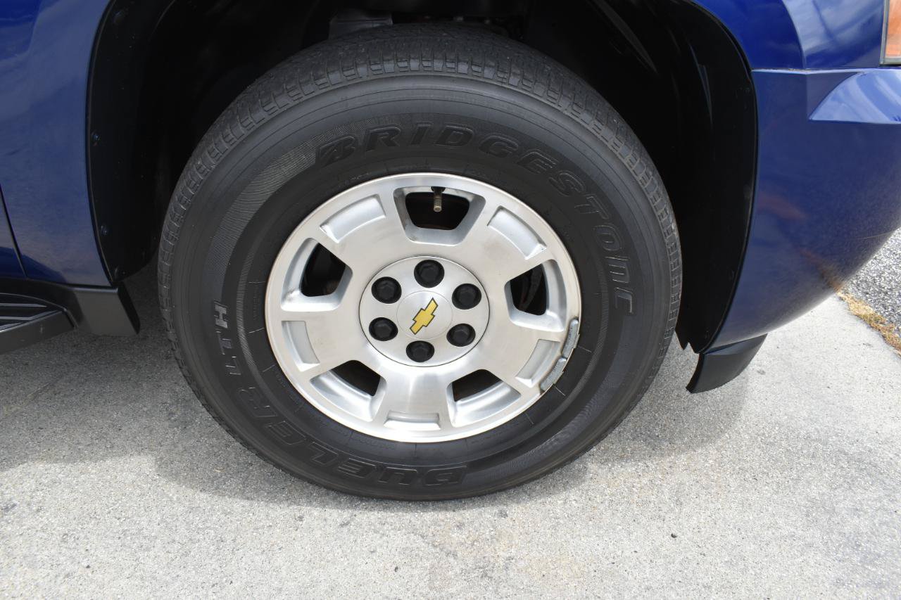 Used 2013 Chevrolet Avalanche LS RWD image 32