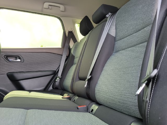 Used 2023 Nissan Rogue SV FWD image 11